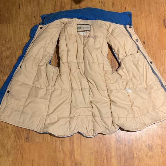 Puffy blue vest - Picture 5 of 8